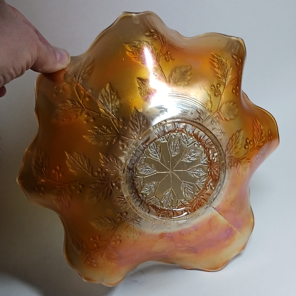 Fenton Ruffled Edge Bowl Holly Berry Marigold Carnival Glass Iridescent Leaf 9" - Picture 6 of 9